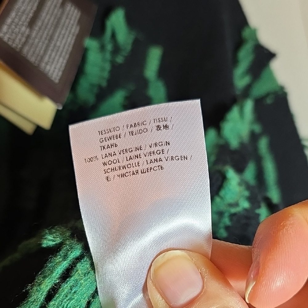 Stella McCartney Black and Green Crewneck Sweater - Picture 9 of 13